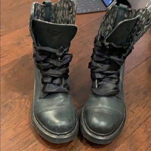 Dr Marten army green leather boots